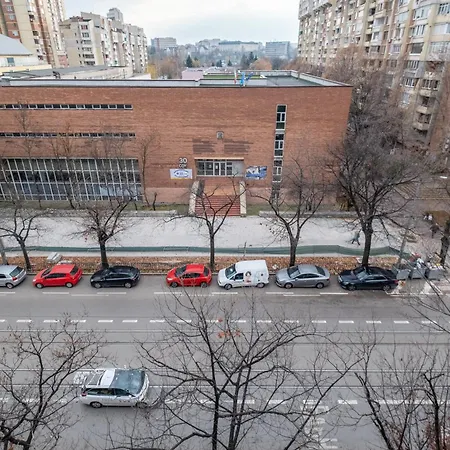 Lovely 2 Bdr Next To Mall Of *