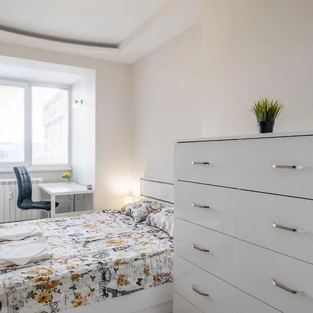 Lovely 2 Bdr Next To Mall Of Szófia
